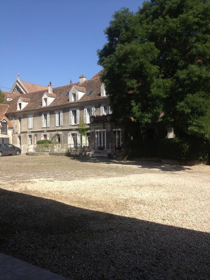 Maison d'hôtes la Ferme De L'abbaye Juilly Exterior foto